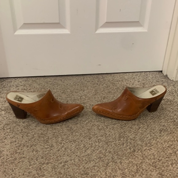Frye Shoes Frye Chestnut Phoenix Mule Western Pointy Mule Stacked